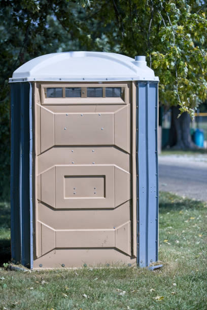 Best Portable bathroom rental  in Spring Grove, IL
